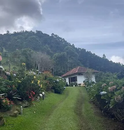Sitio Com Piscina Natural E Cascata, Com Linda Vista Em Lumiar. Exterior photo